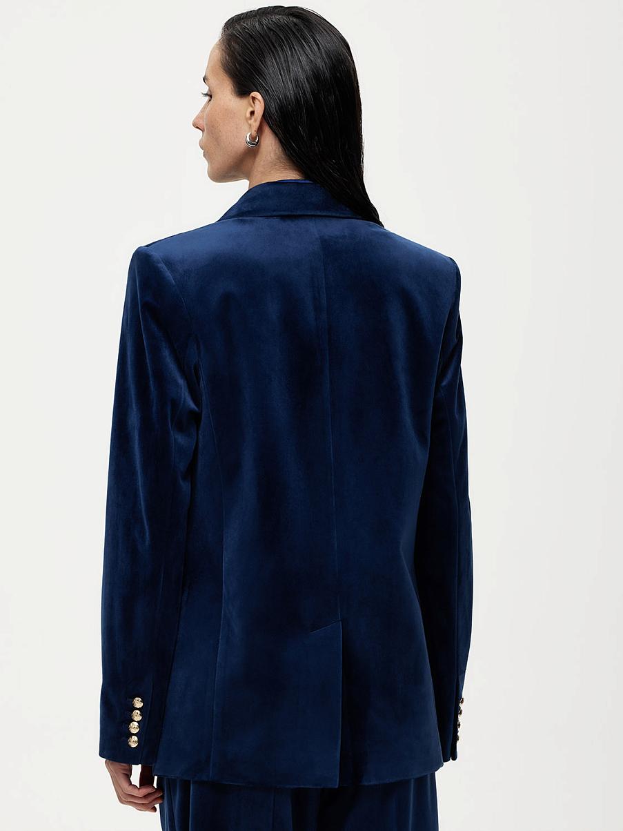 Бархатный однобортный жакет