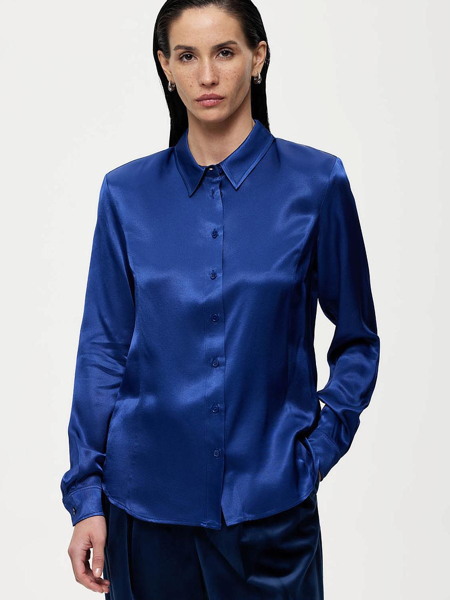 Атласная рубашка прямого кроя