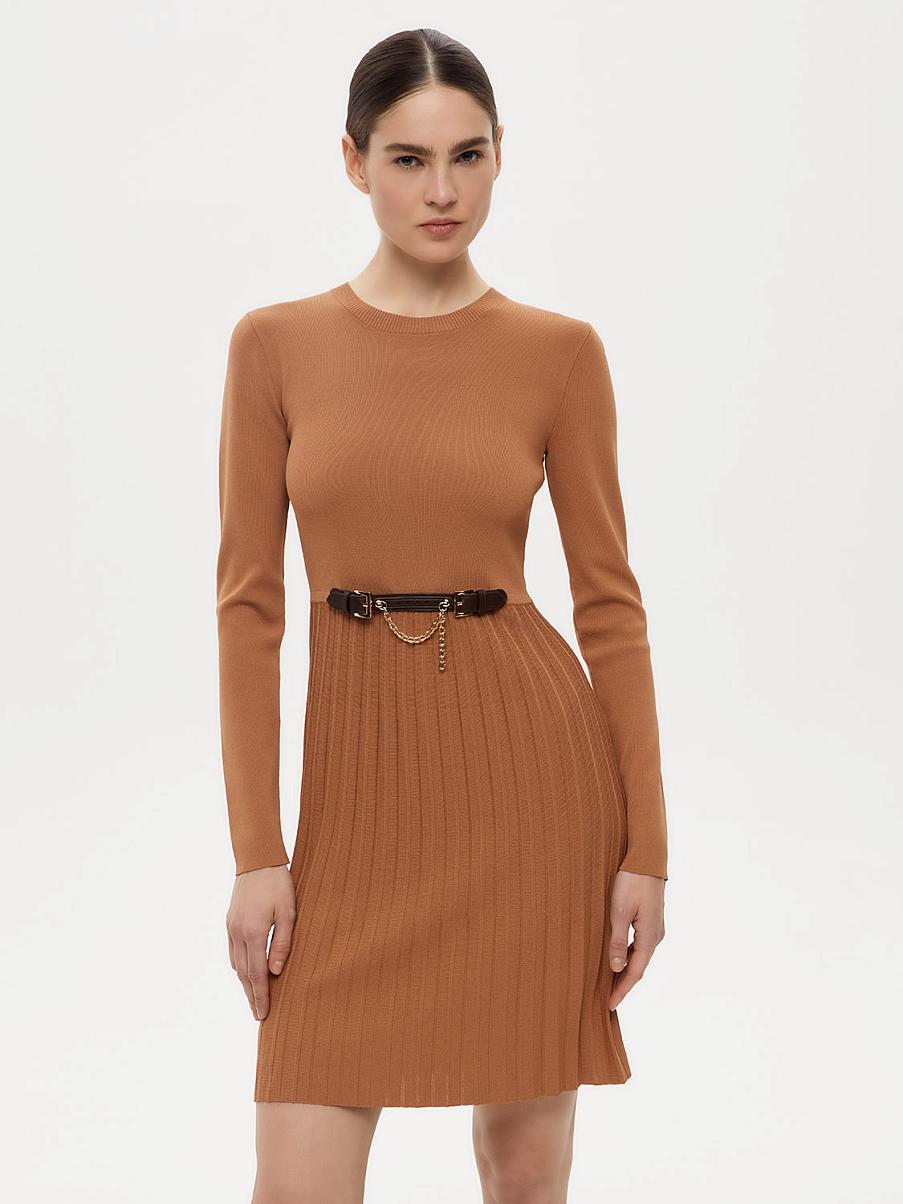 Трикотажное платье мини 