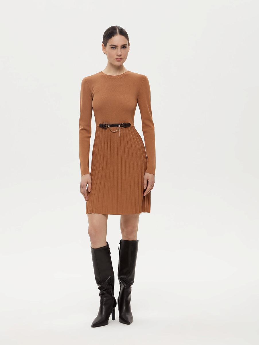 Трикотажное платье мини 