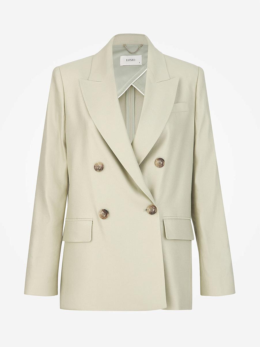 Двубортный прямой жакет изо льна