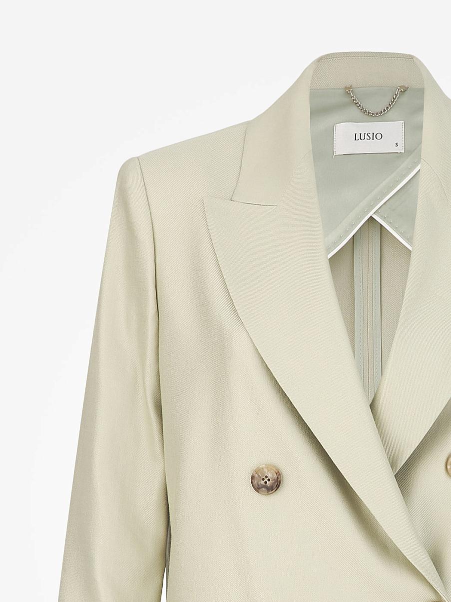 Двубортный прямой жакет изо льна