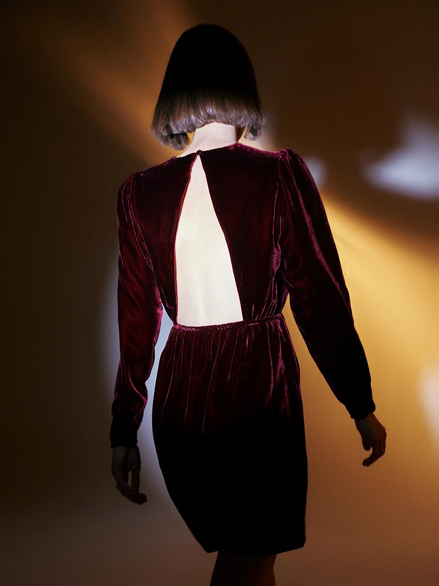 Бархатное платье мини с шелком