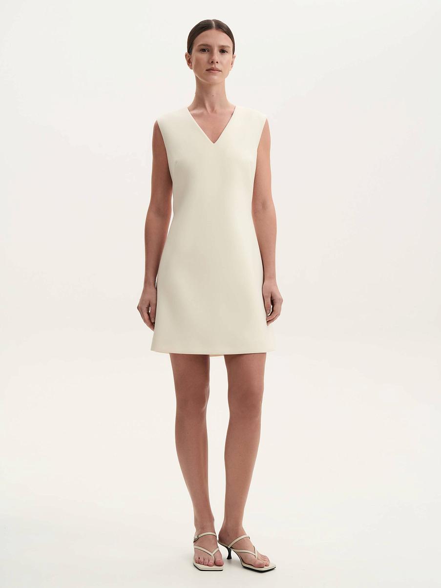 Платье - футляр с шерстью