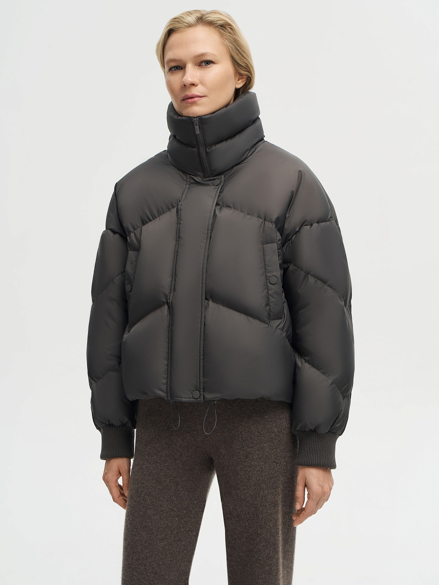 Пуховик с высоким воротником