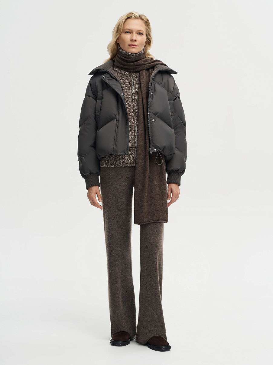 Пуховик с высоким воротником