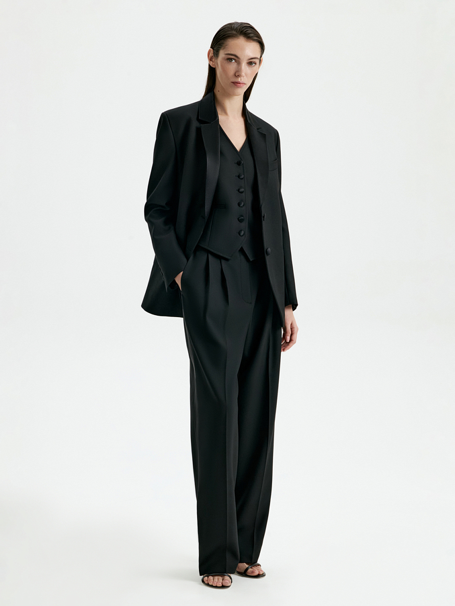 Однобортный жакет с акцентным воротником