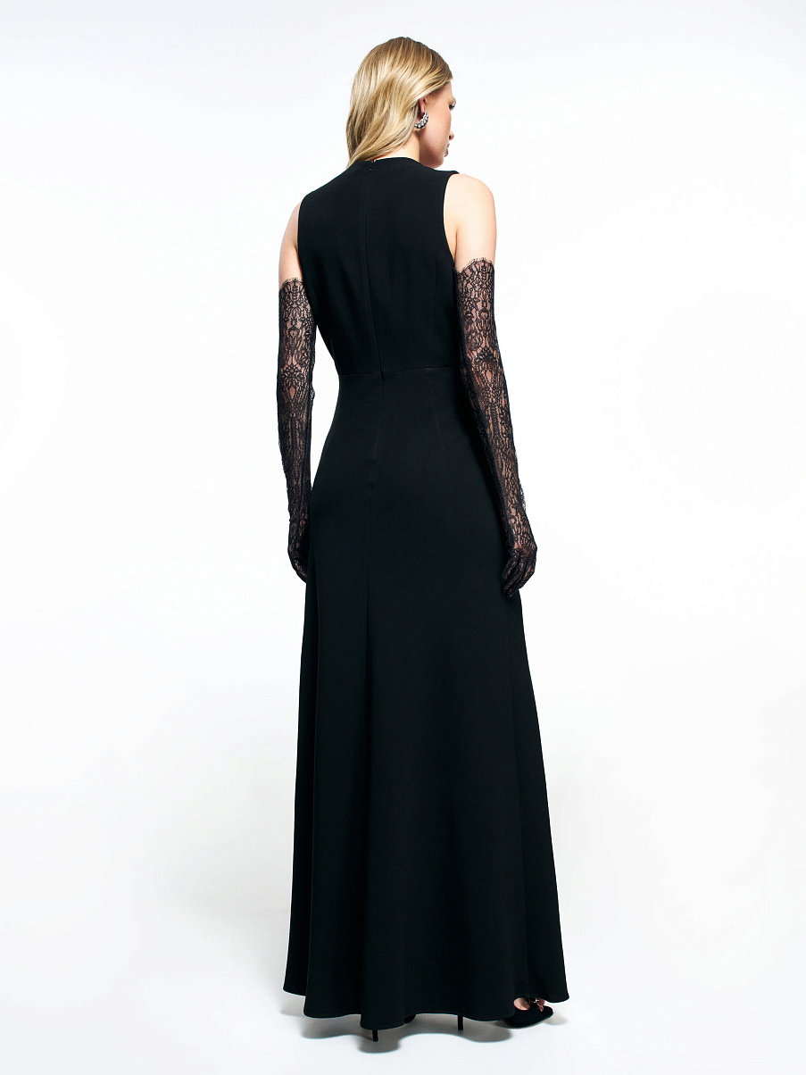 Платье с v-вырезом