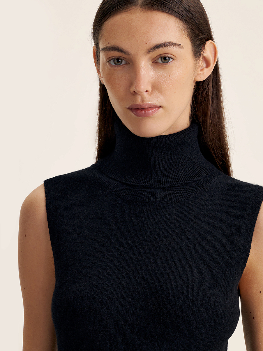 Платье трикотажное из шерсти мериноса