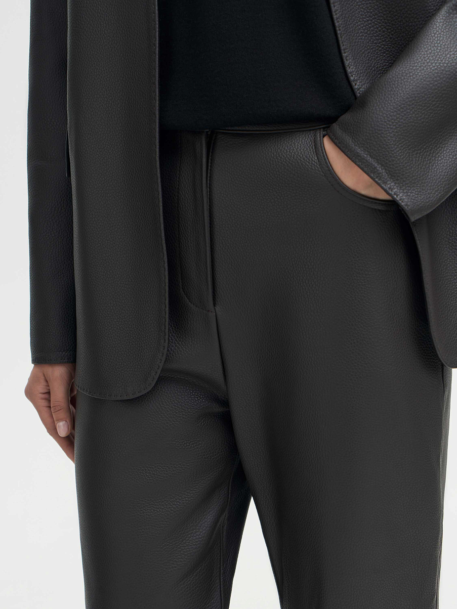 Брюки из кожи