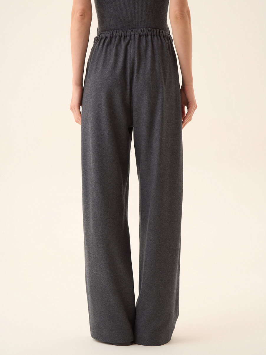 Брюки свободного кроя