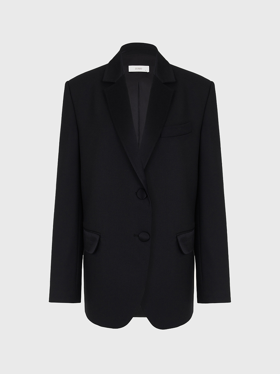 Однобортный жакет с акцентным воротником