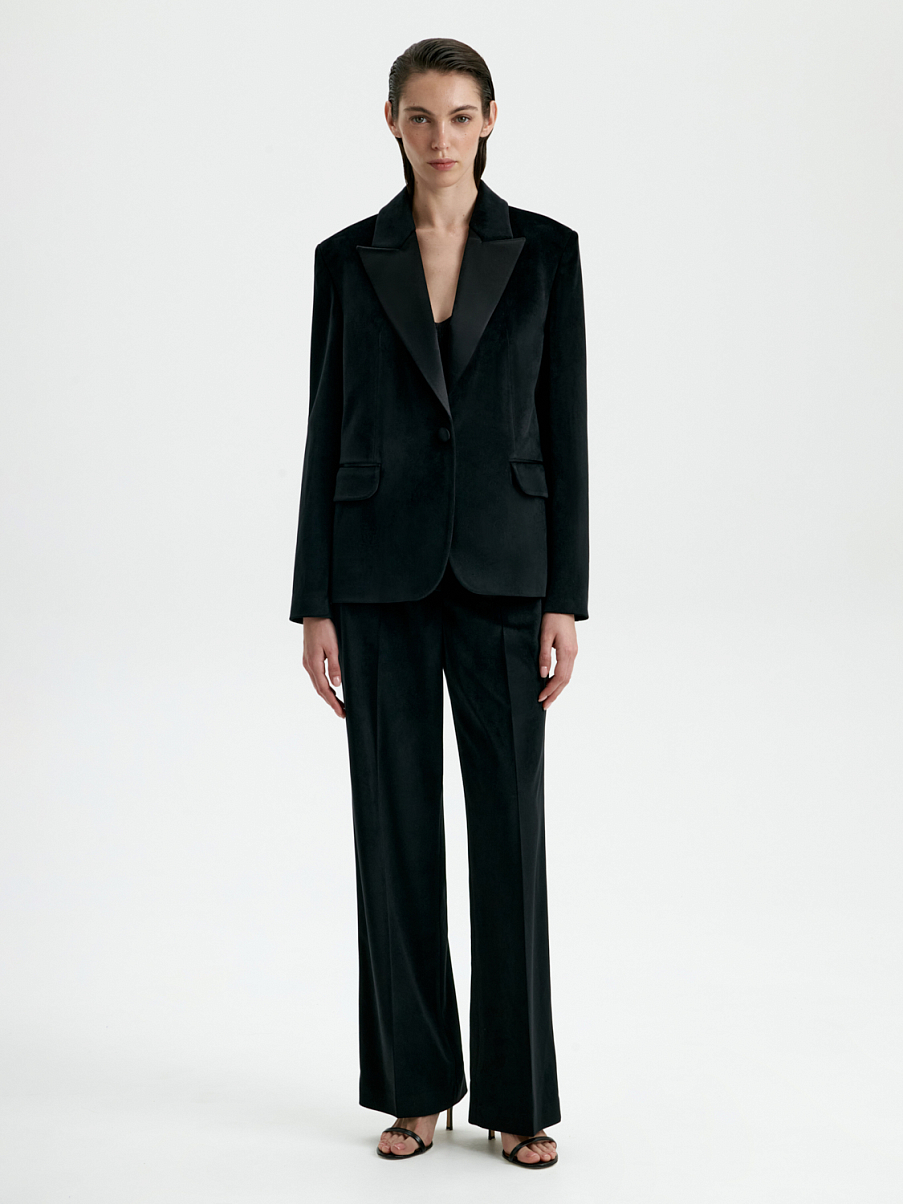 Однобортный жакет с акцентным воротником