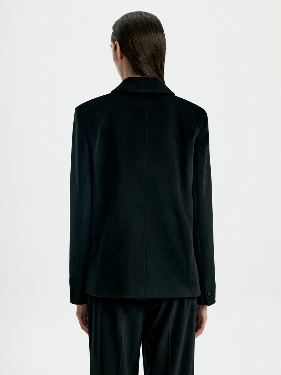 Однобортный жакет с акцентным воротником