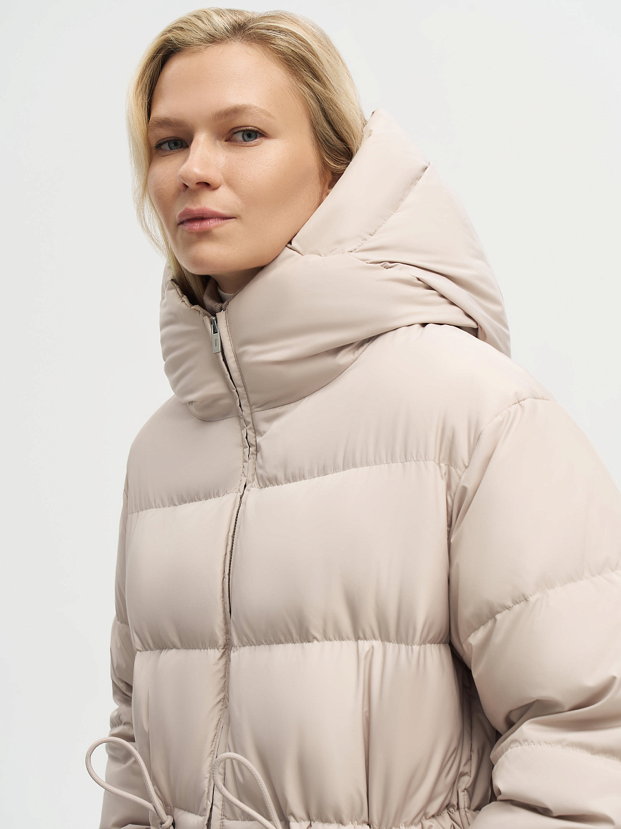 Пуховик удлиненный приталенный