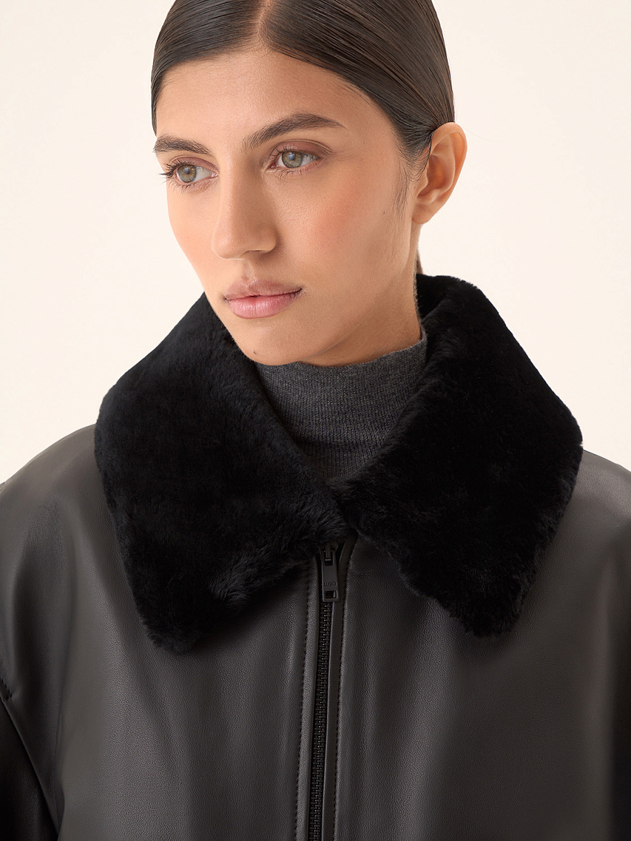 Куртка кожаная с мехом на воротнике