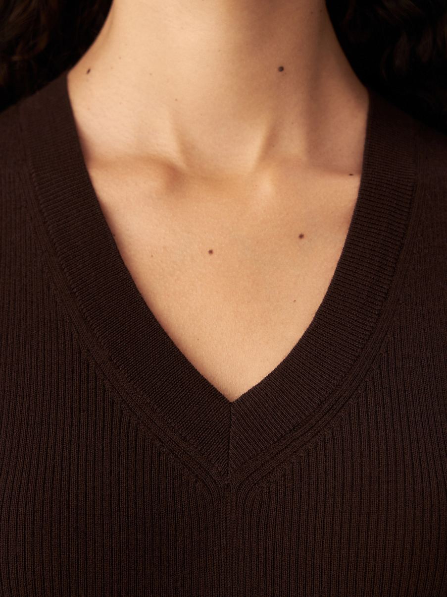 Трикотажный топ без рукавов