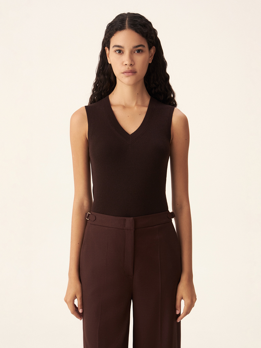 Трикотажный топ без рукавов