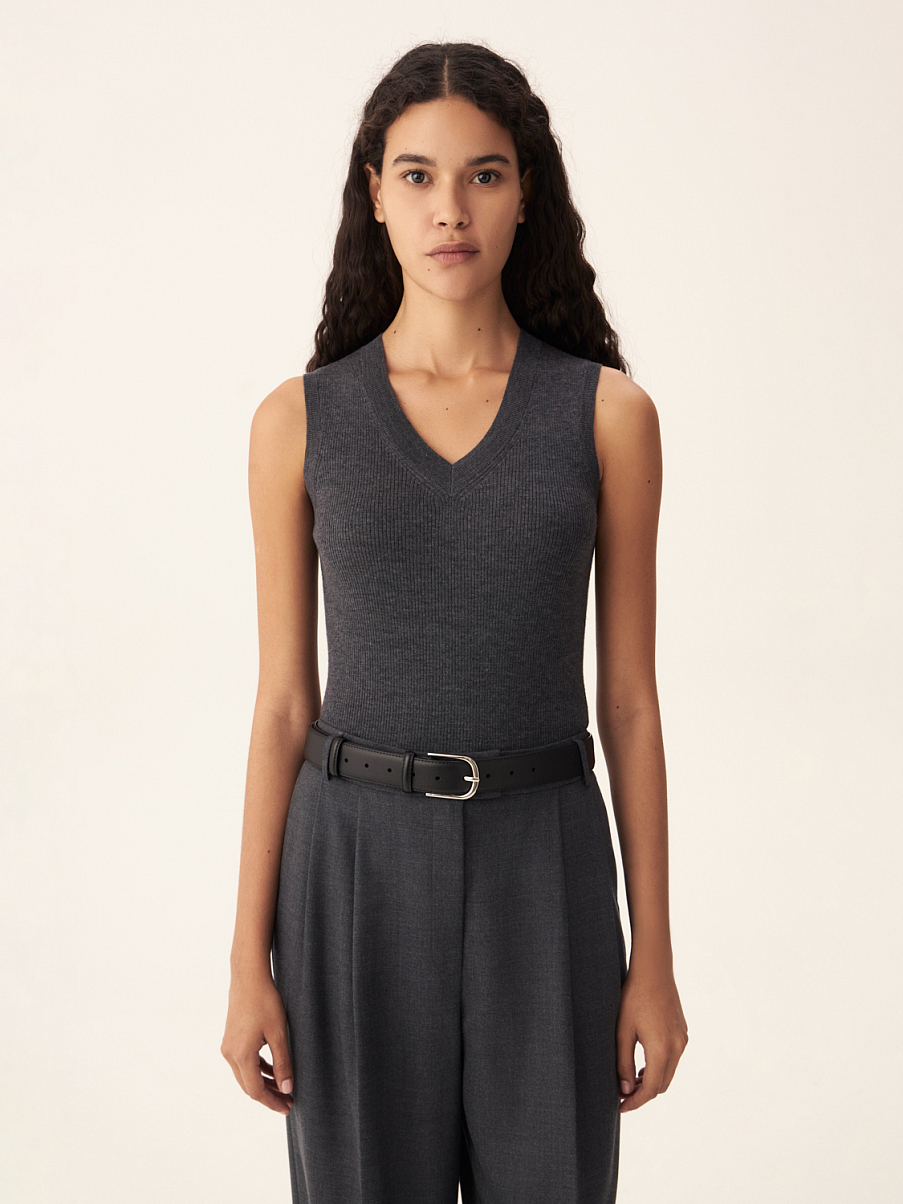 Трикотажный топ без рукавов