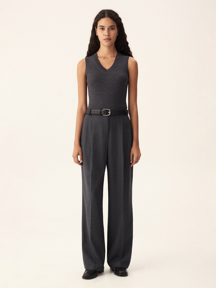 Трикотажный топ без рукавов