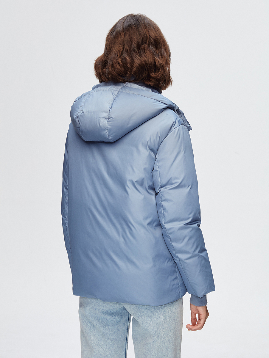 Укороченный пуховик с накладными карманами