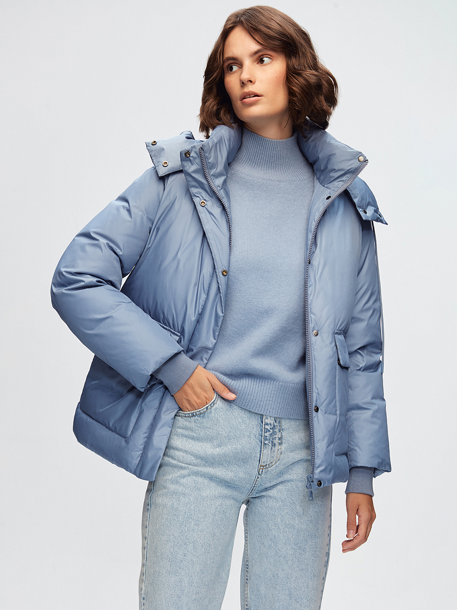 Укороченный пуховик с накладными карманами