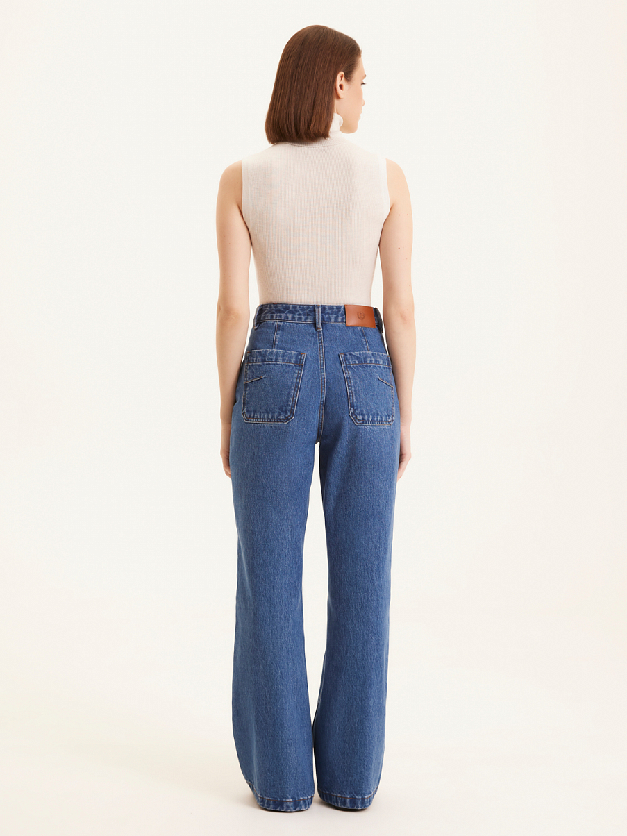 Расклешенные джинсы