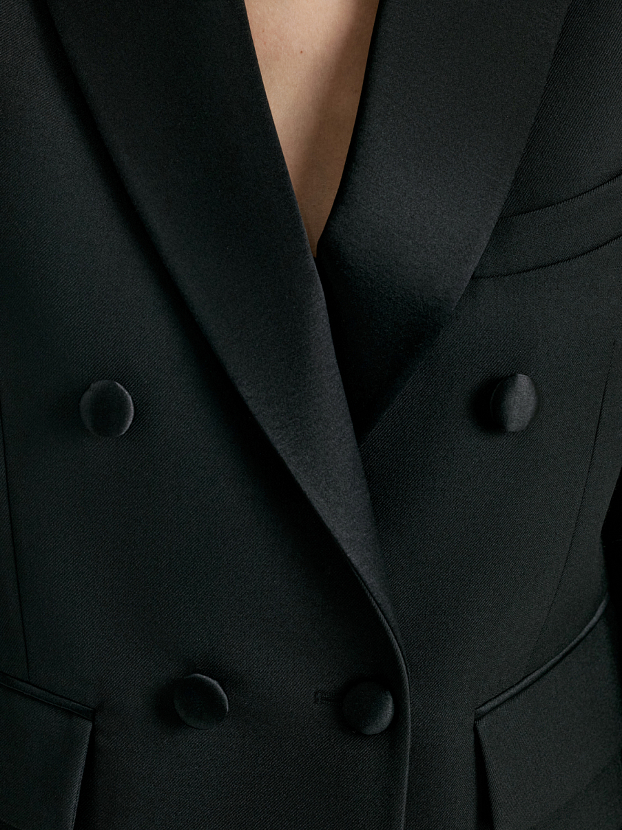 Двубортный укороченный жакет