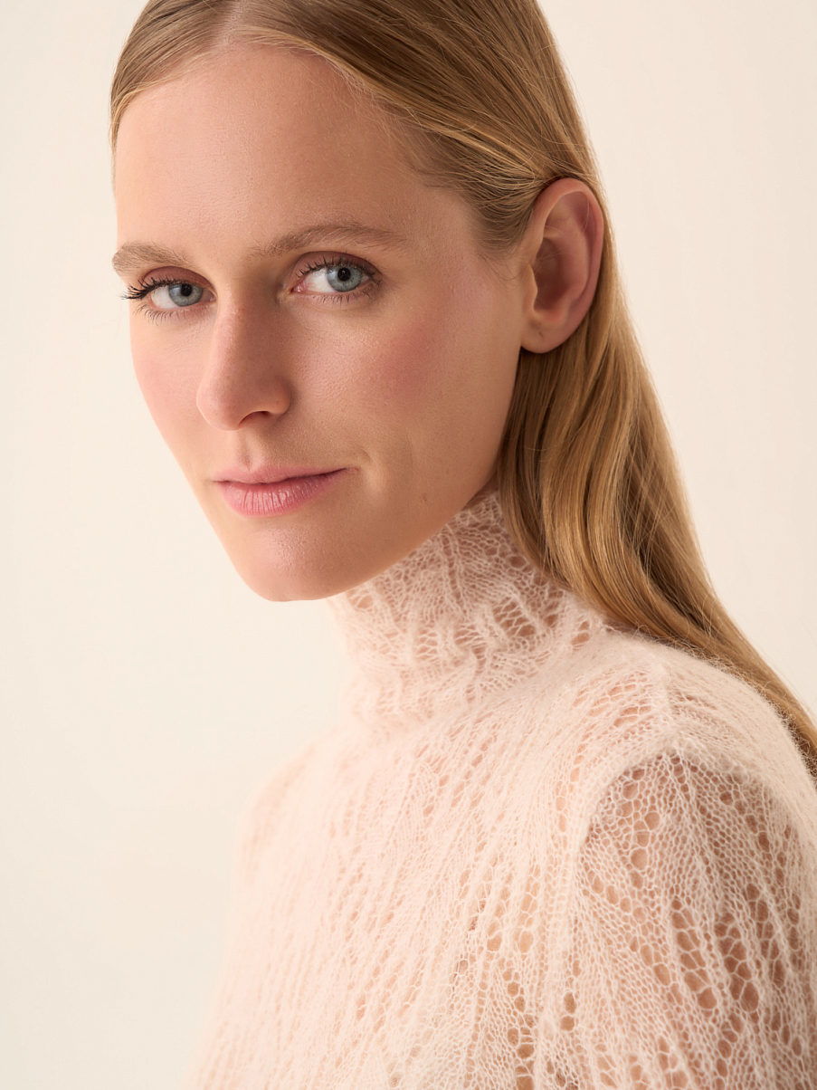 Водолазка с кружевом из шерсти мериноса