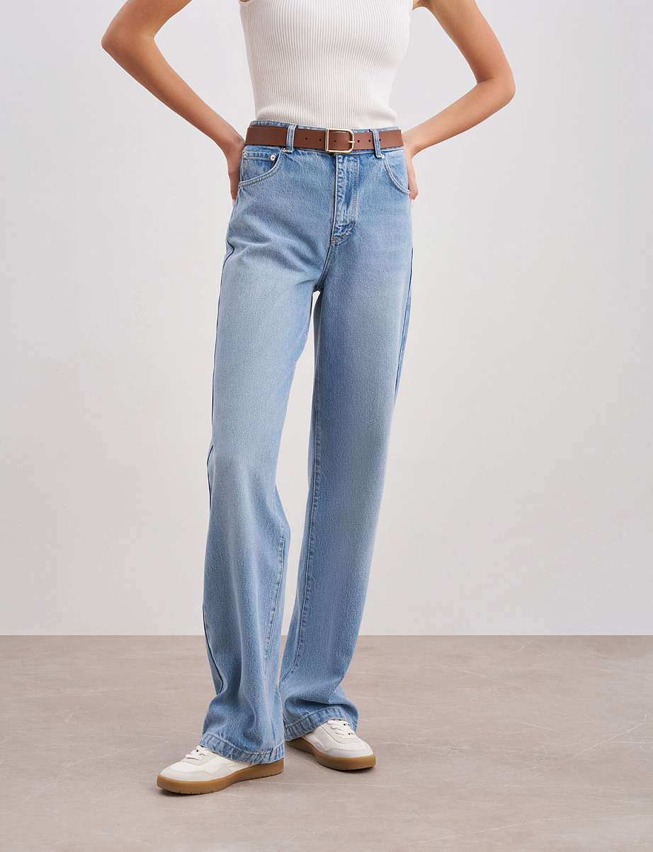 Прямые джинсы-трубы