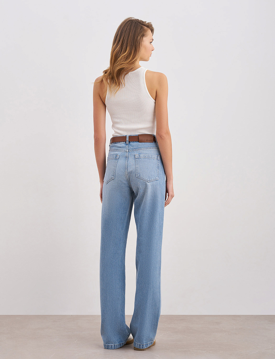 Прямые джинсы-трубы