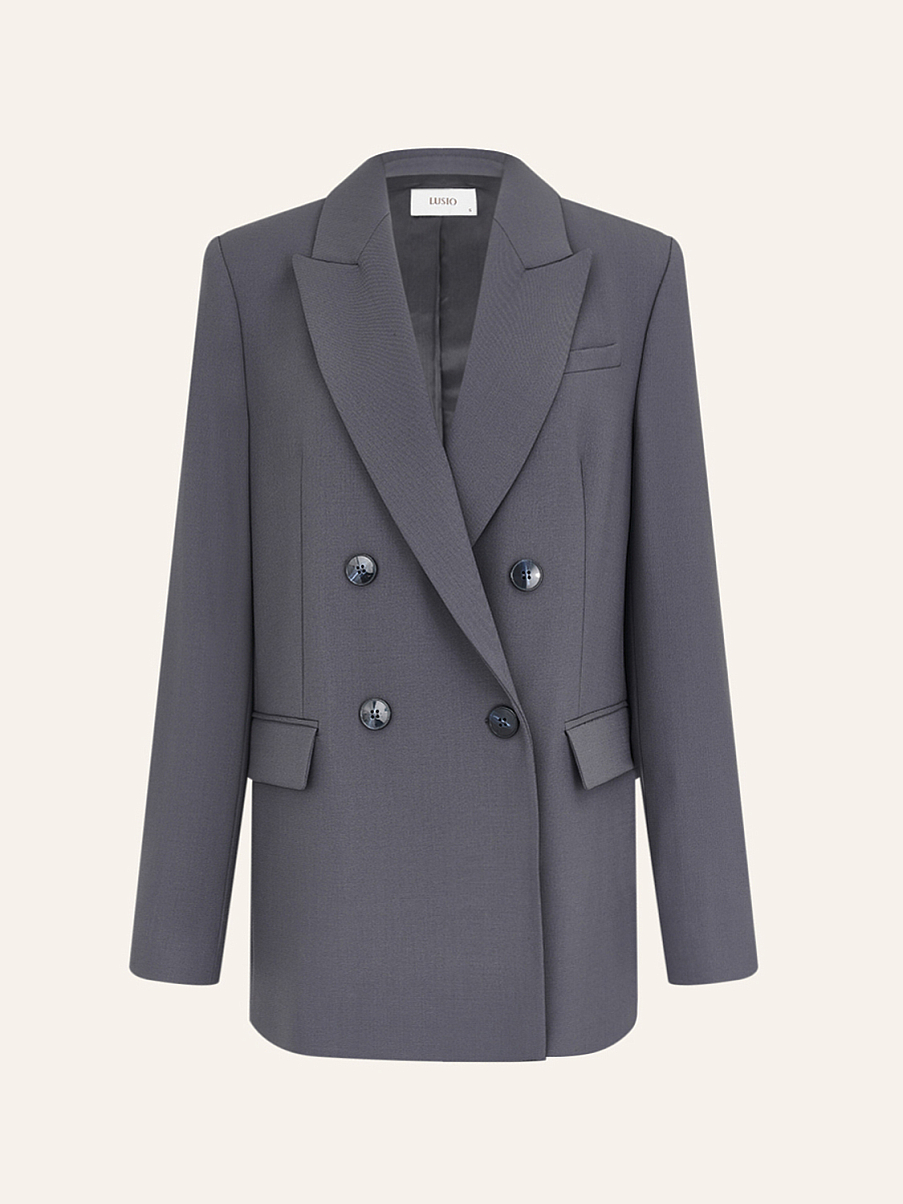 Двубортный жакет прямого кроя