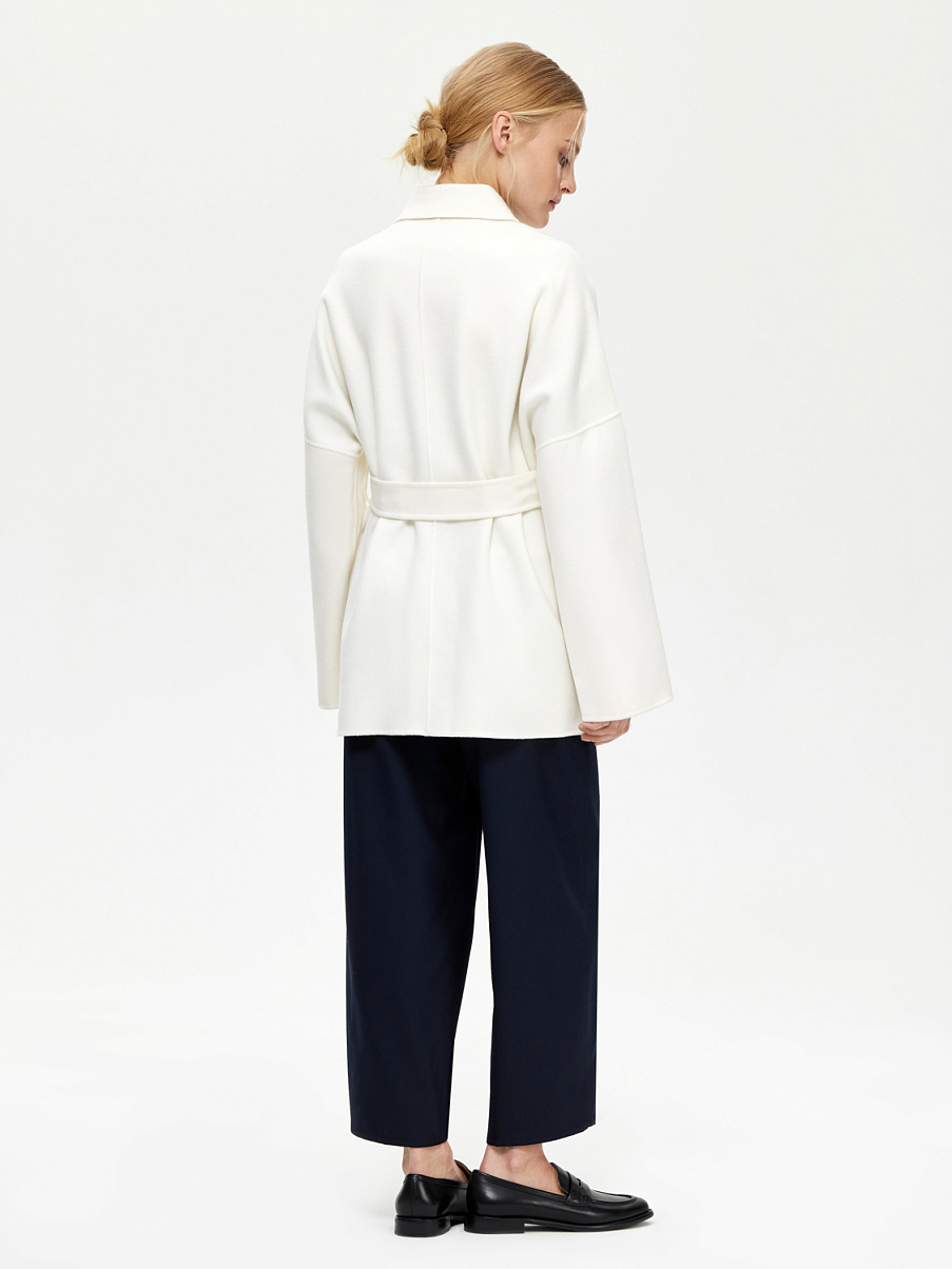 Пальто из шерсти мериноса с поясом