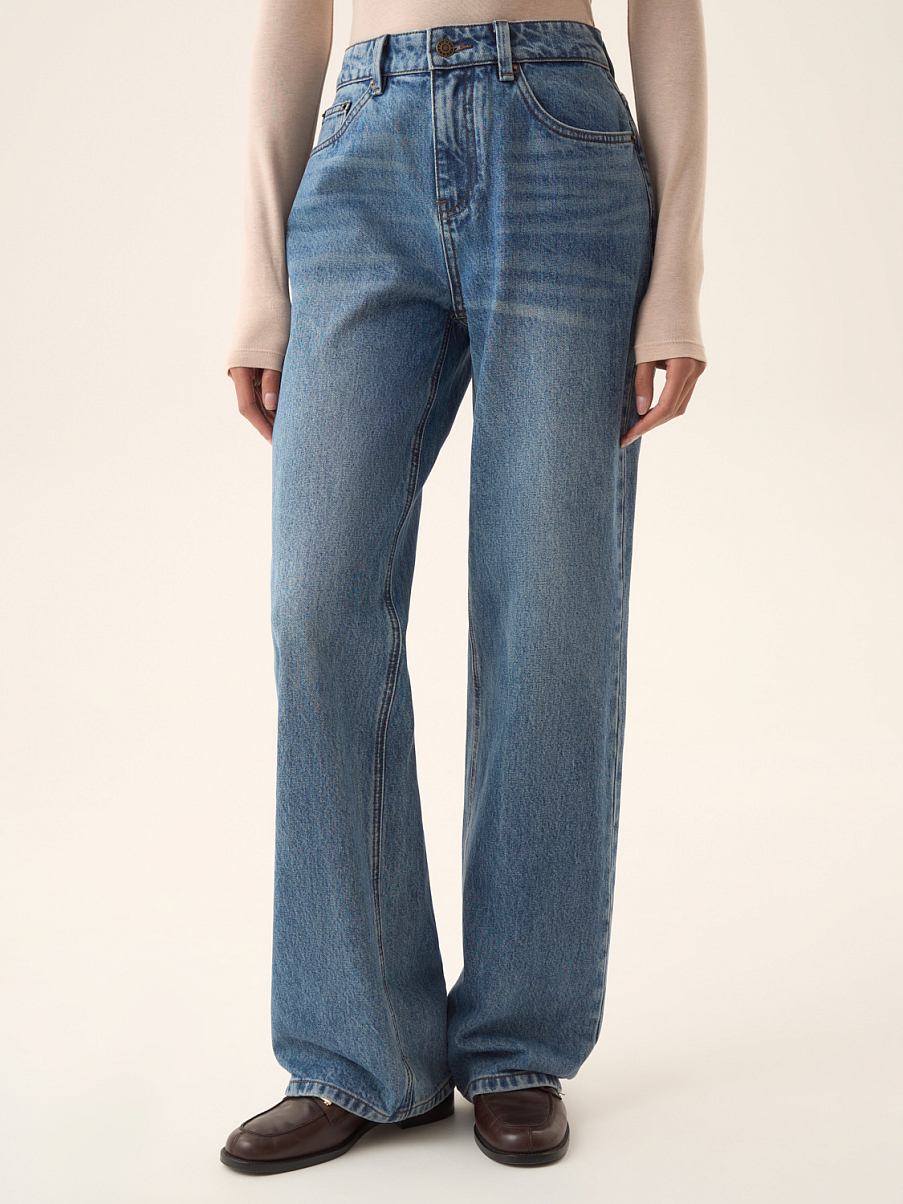 Джинсы-трубы со средней посадкой