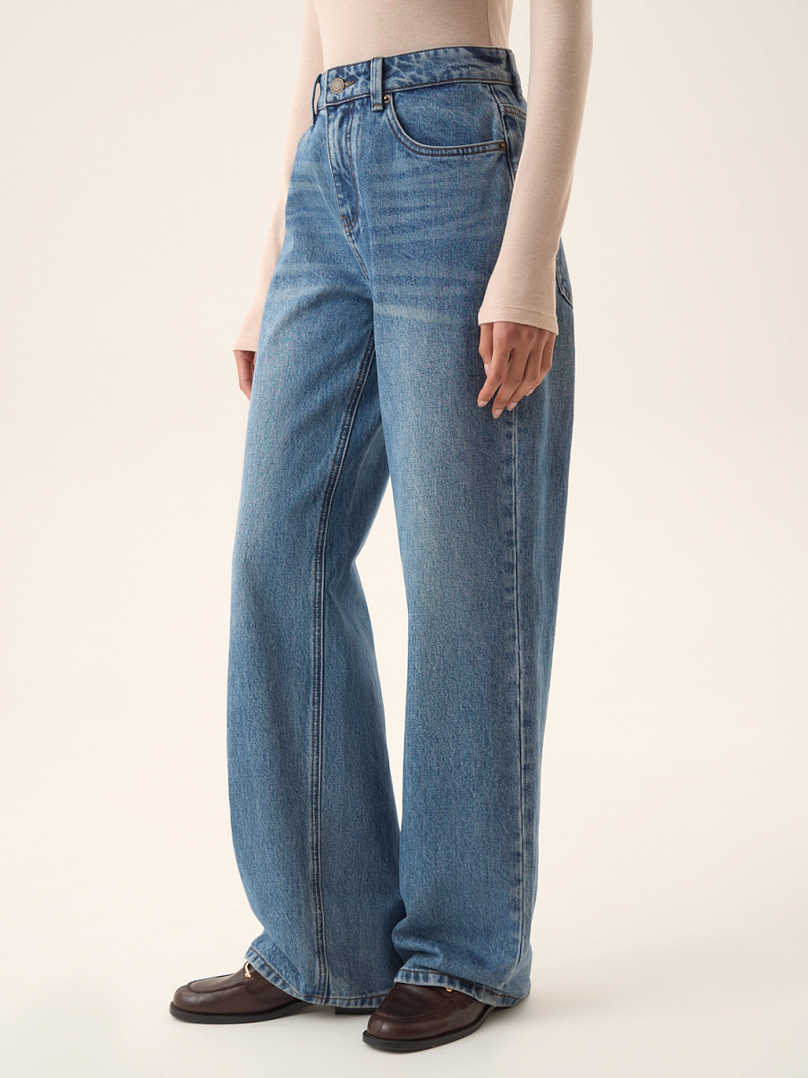 Джинсы-трубы со средней посадкой