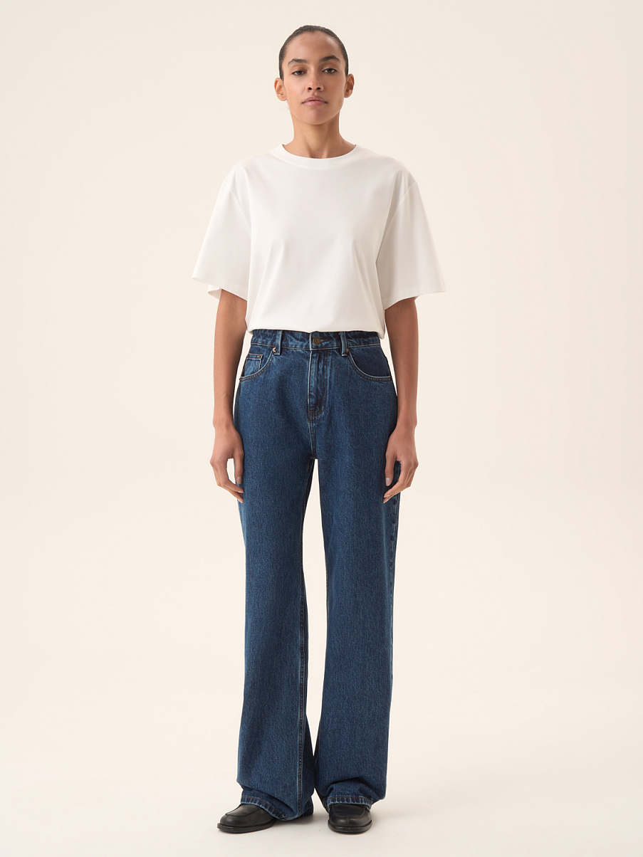 Прямые джинсы со средней посадкой