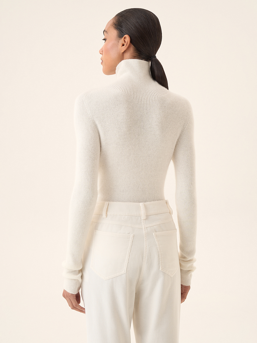 Облегающий джемпер с высоким воротником