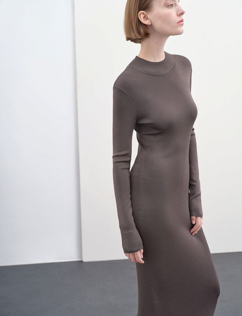 Трикотажное платье макси