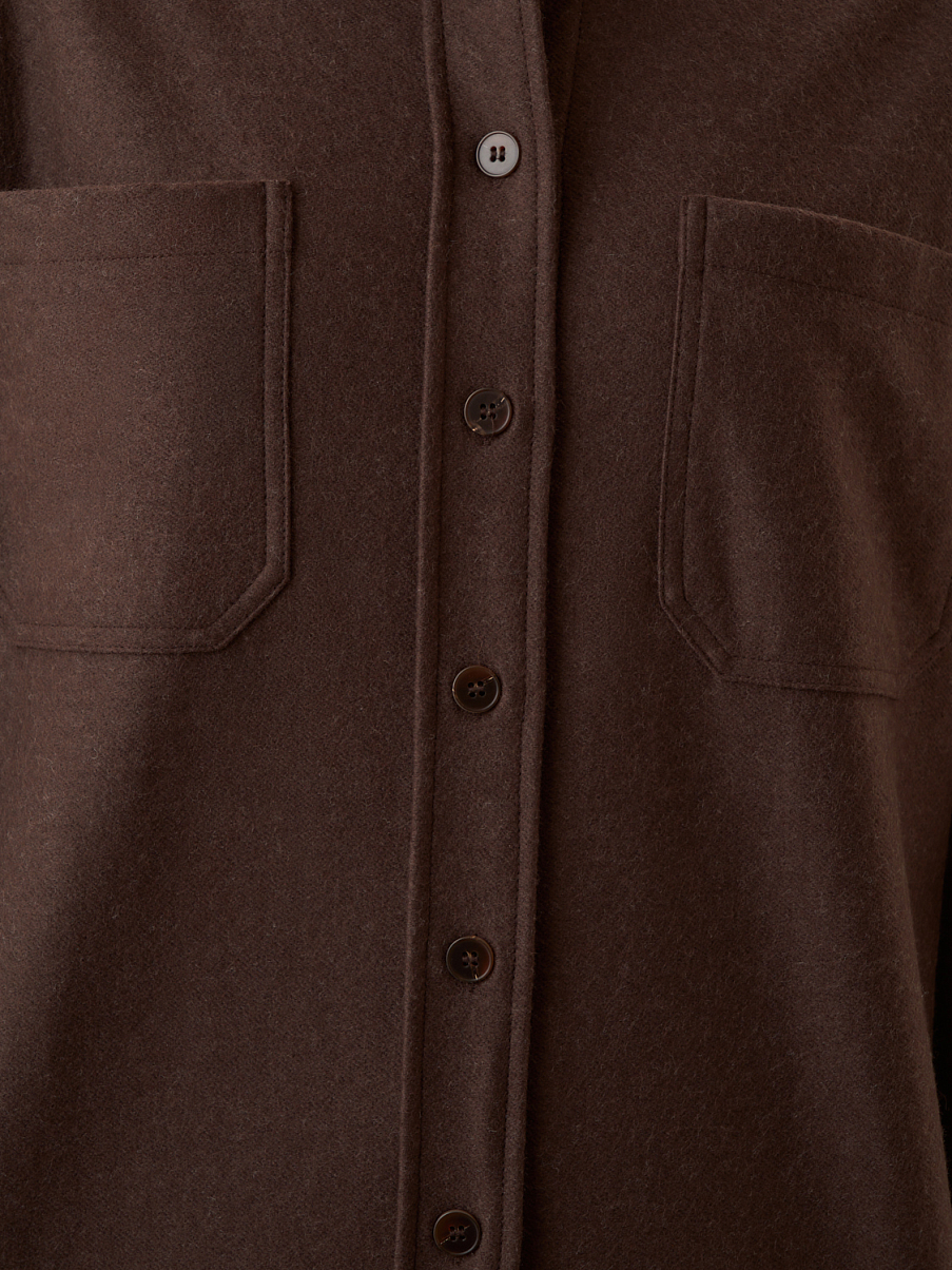 Рубашка с накладными карманами