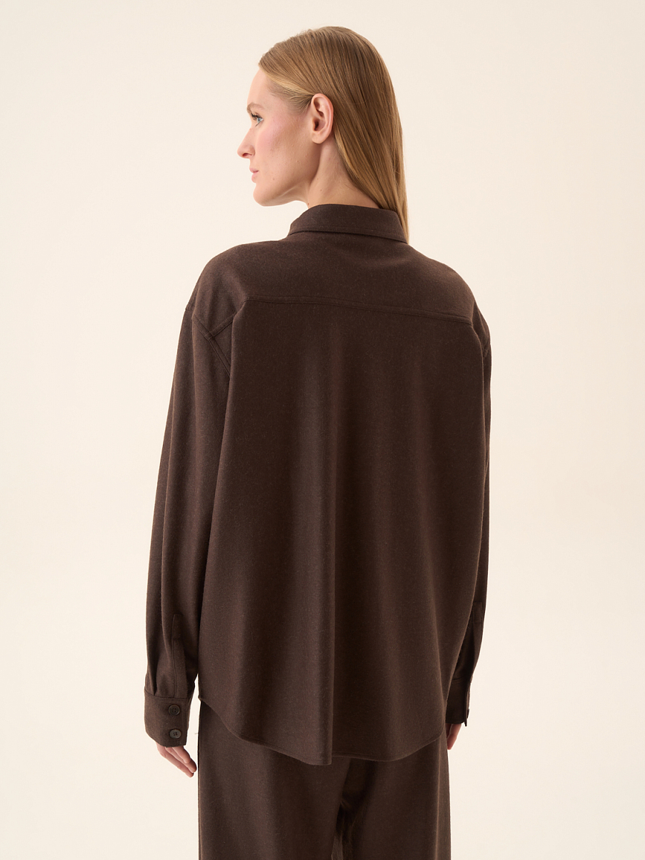 Рубашка с накладными карманами