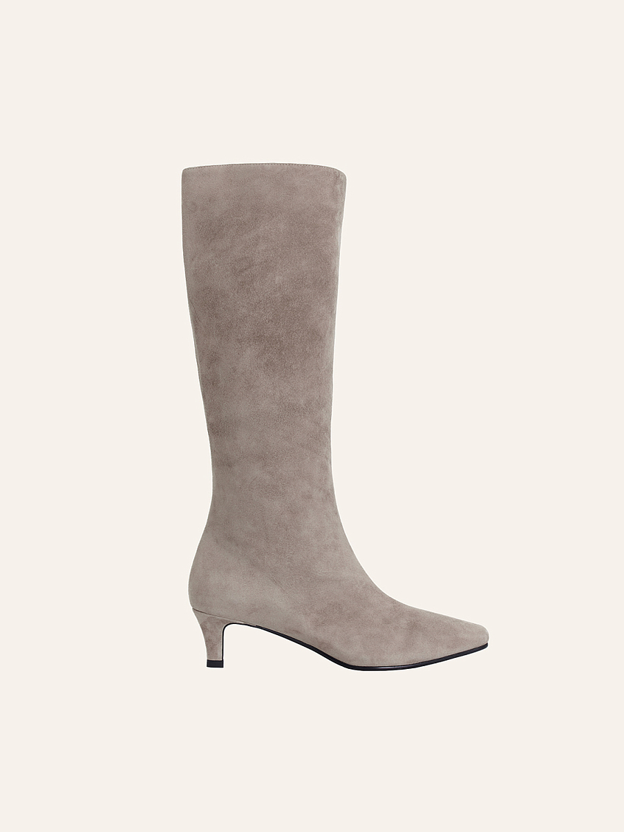 Сапоги из замши