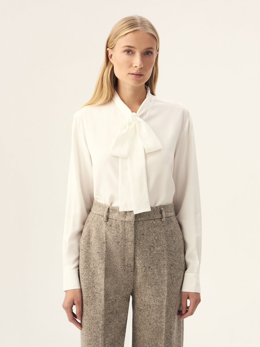 Шелковая рубашка с воротом аскот