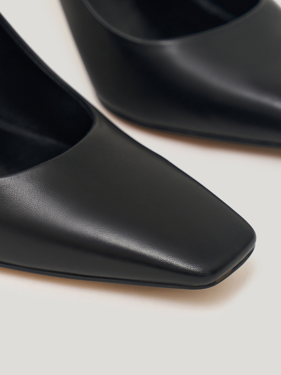 Туфли из кожи