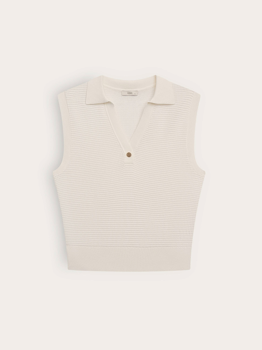 Жилетка трикотажная с воротником