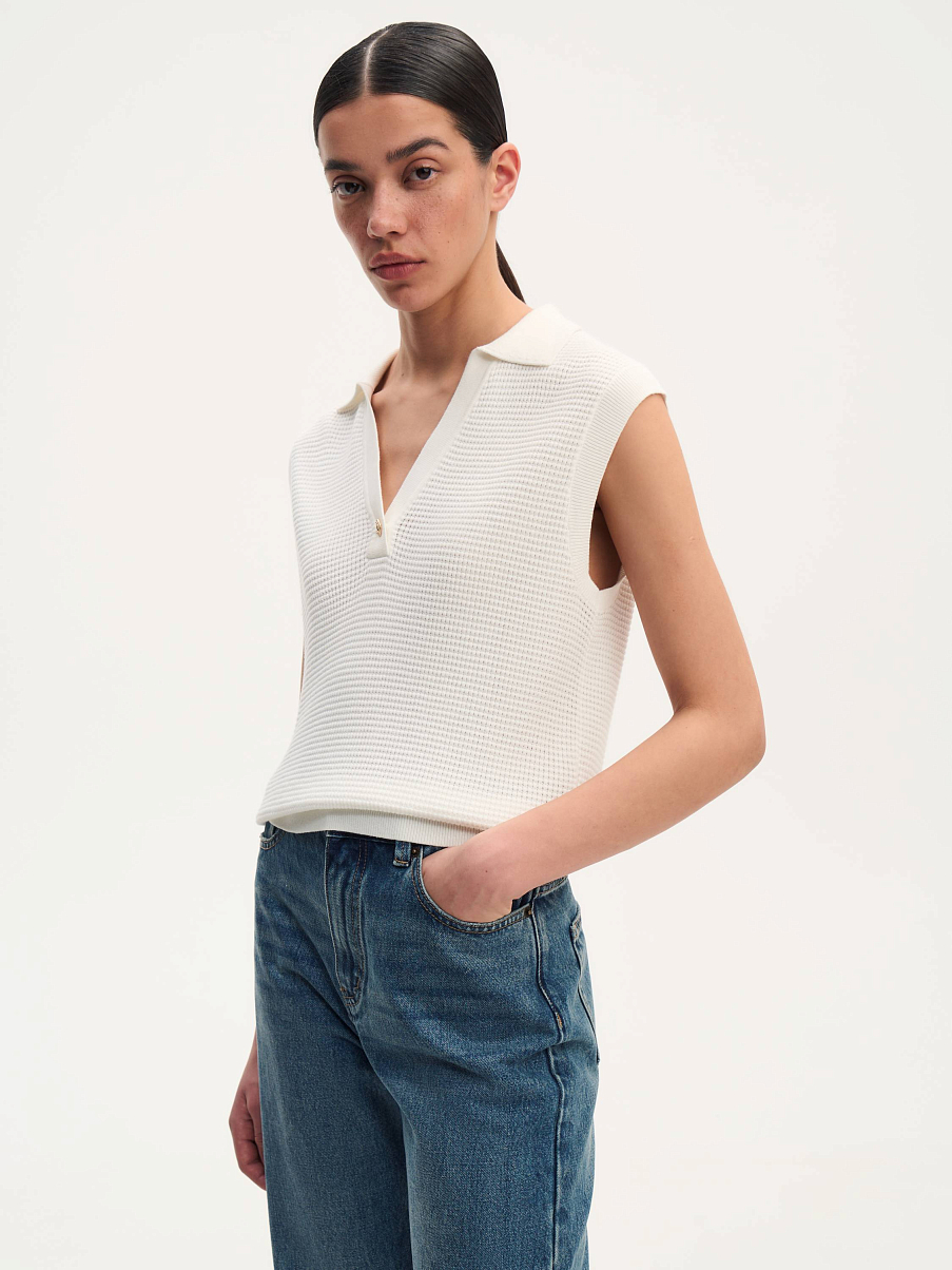 Жилетка трикотажная с воротником