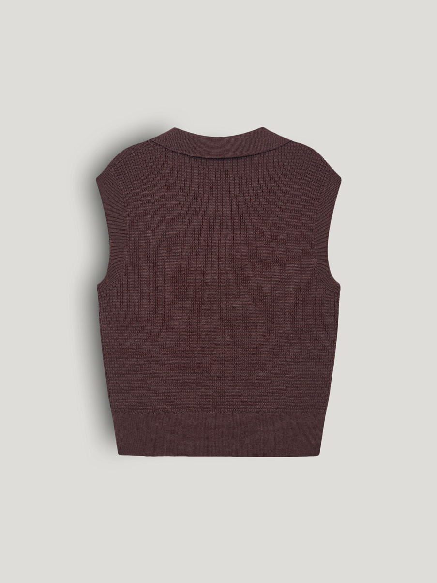 Жилетка трикотажная с воротником