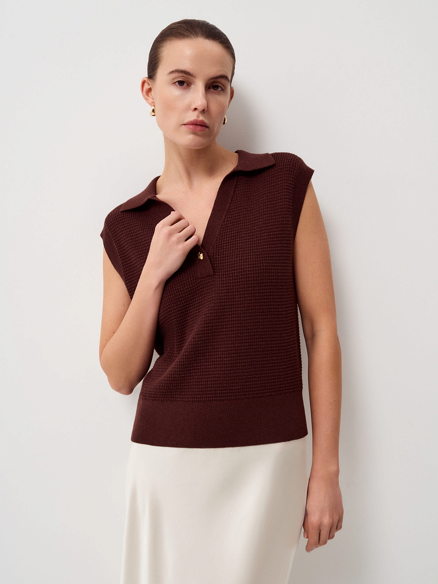 Жилетка трикотажная с воротником