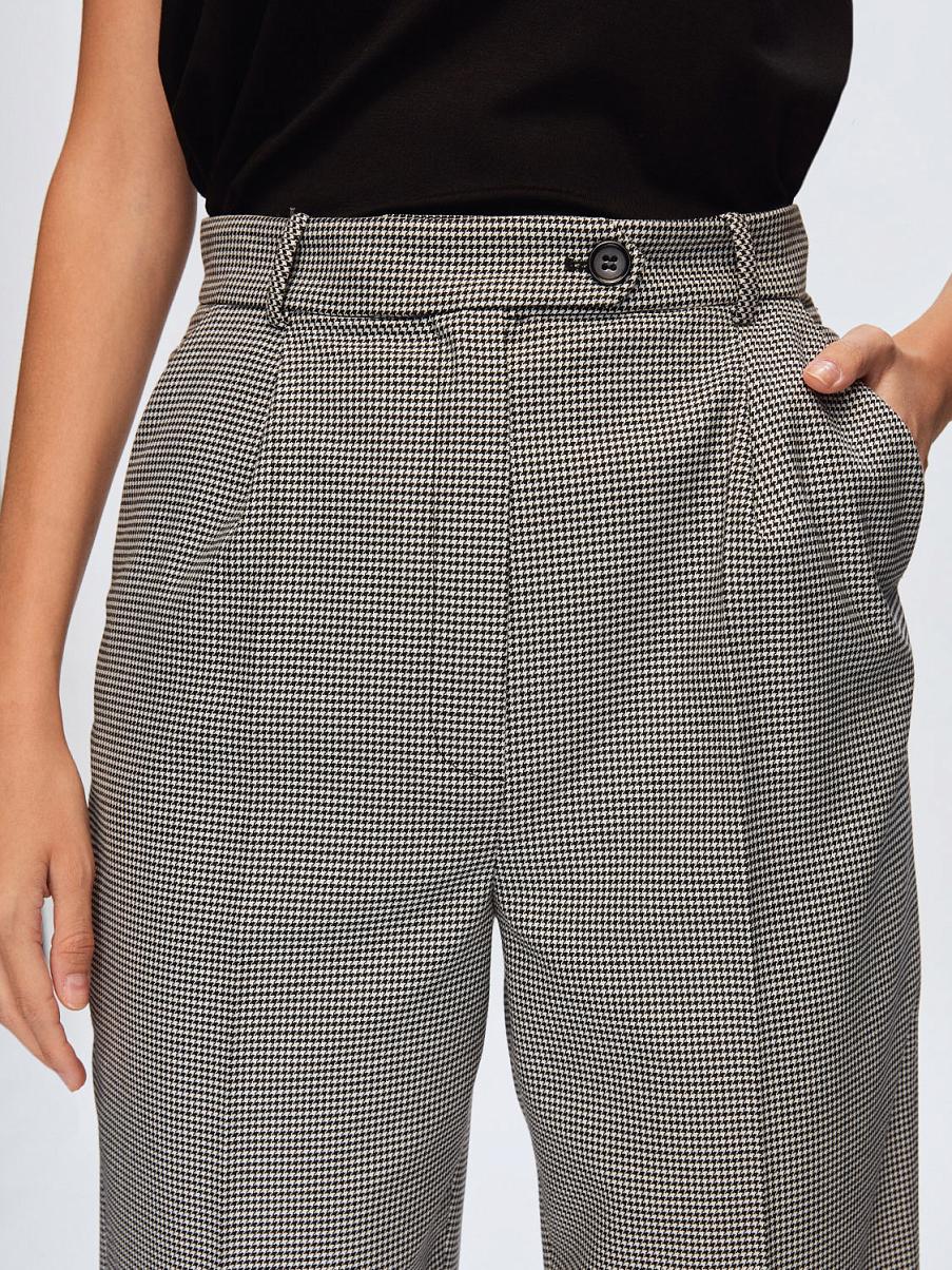 Укороченные прямые брюки в гусиную лапку