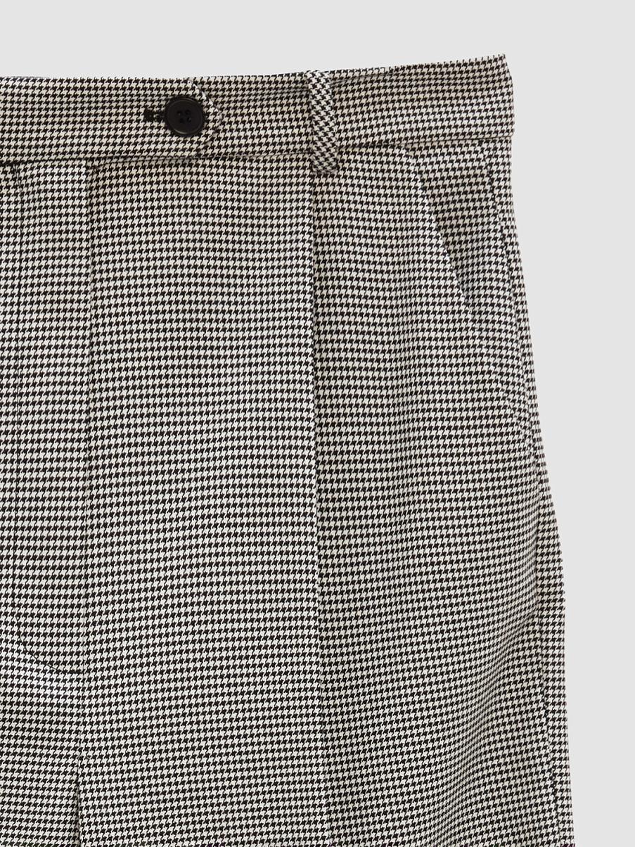 Укороченные прямые брюки в гусиную лапку