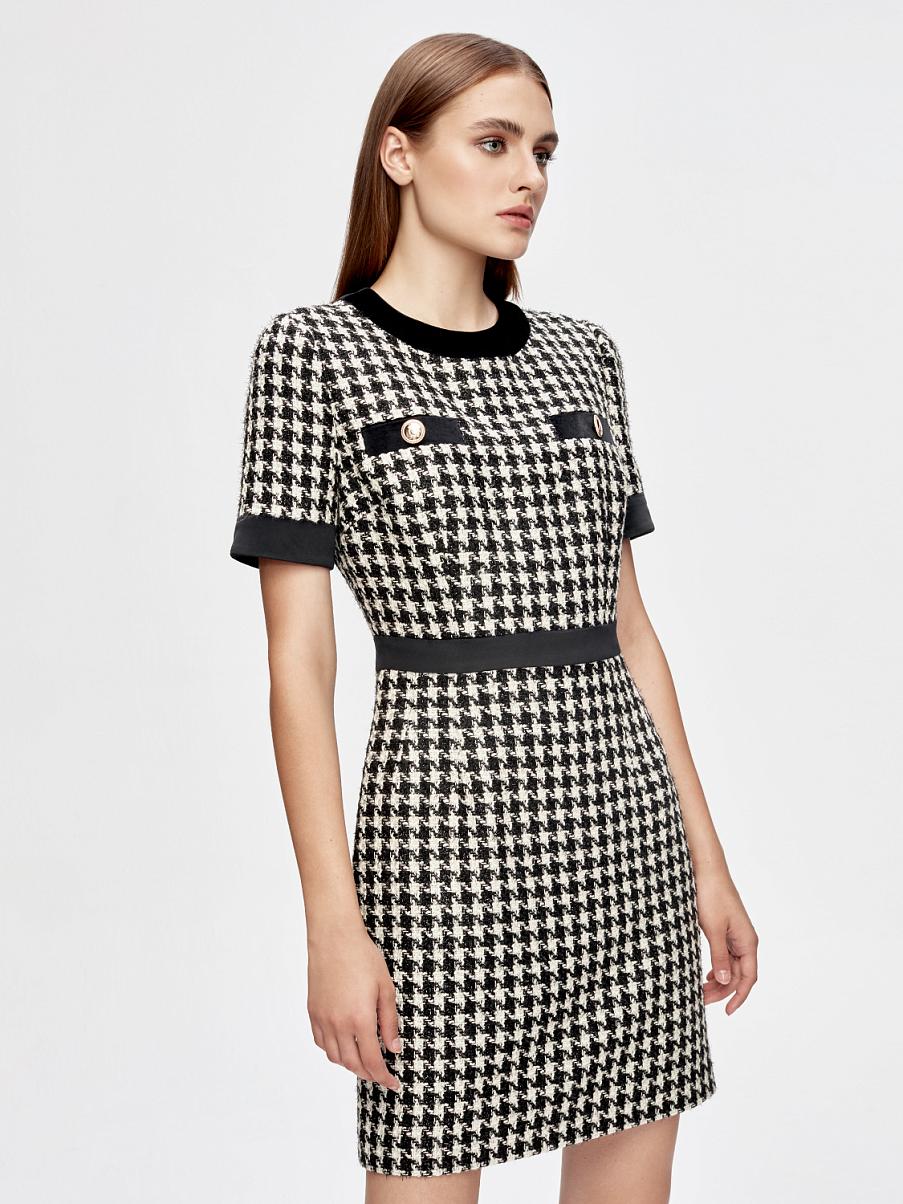 Твидовое платье мини в гусиную лапку